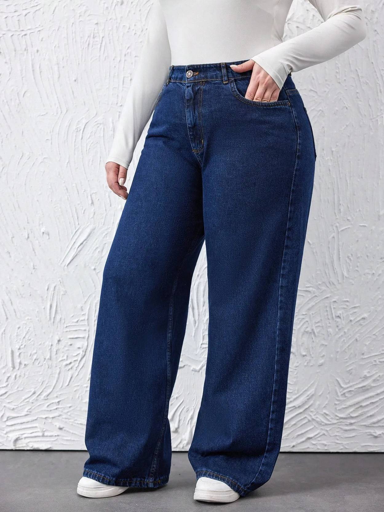 Curvy CLOSET Women Loose Fit High Rise Blue Jeans - Image 4