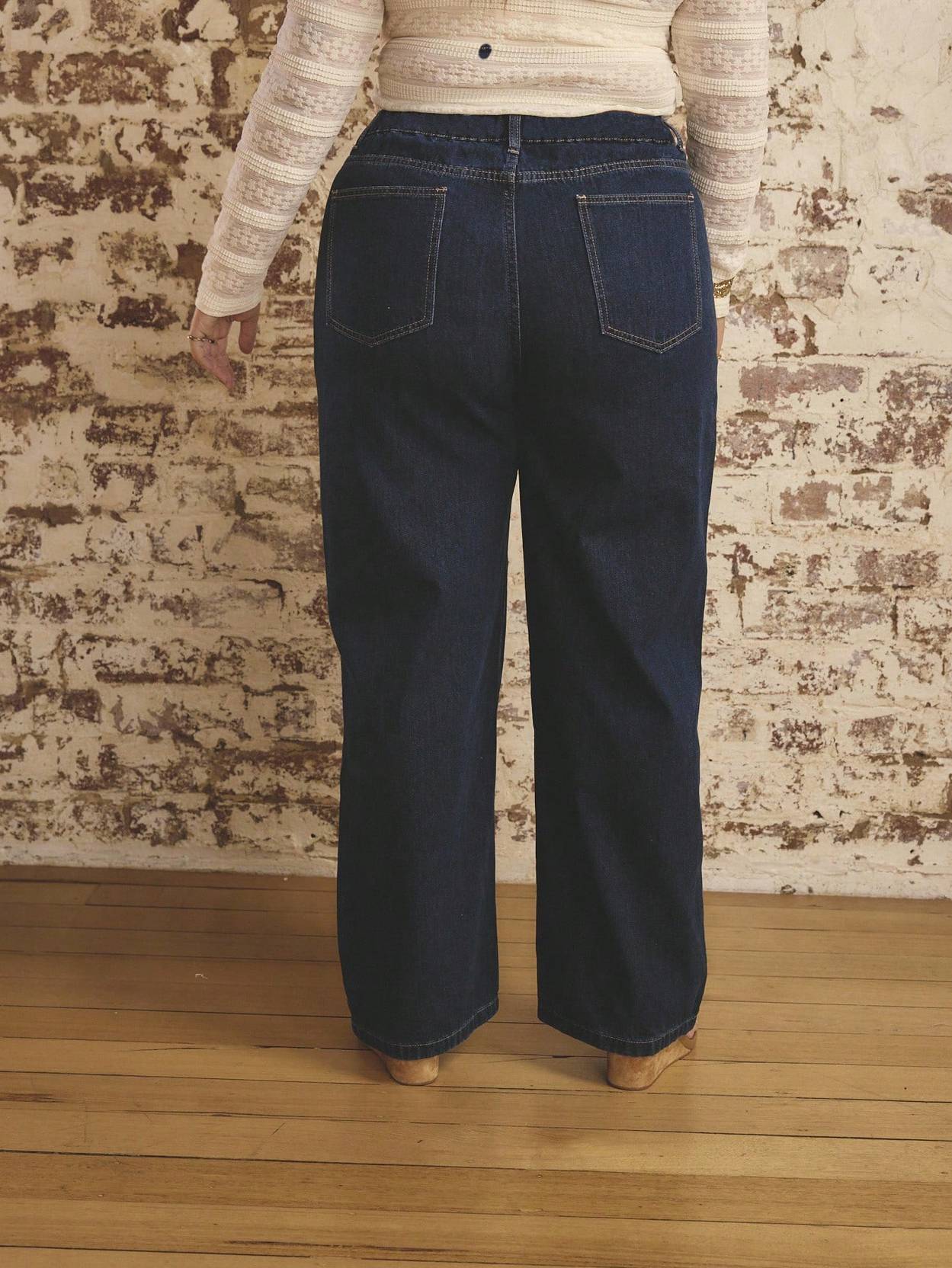 Curvy CLOSET Women Loose Fit High Rise Dark Blue Jeans - Image 4