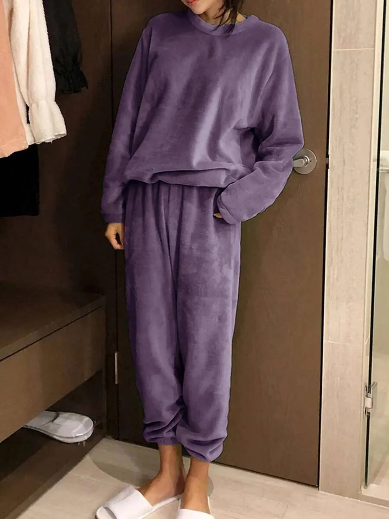 Kotty Round Neck Long Sleeves Sweatshirt With Joggers Co-Ords - Image 3