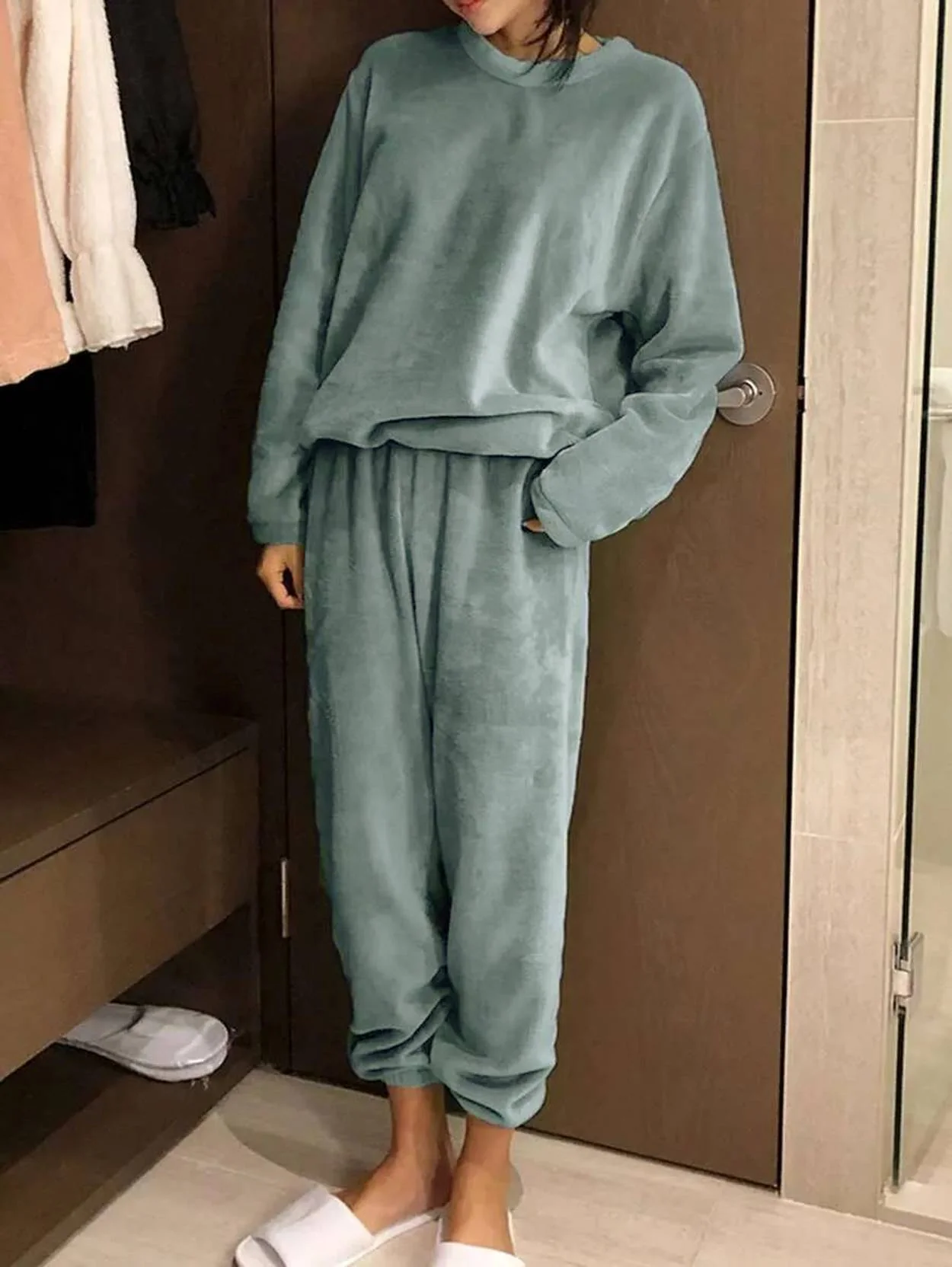 Kotty Round Neck Sweatshirt With Joggers Co-Ords Set - Image 4